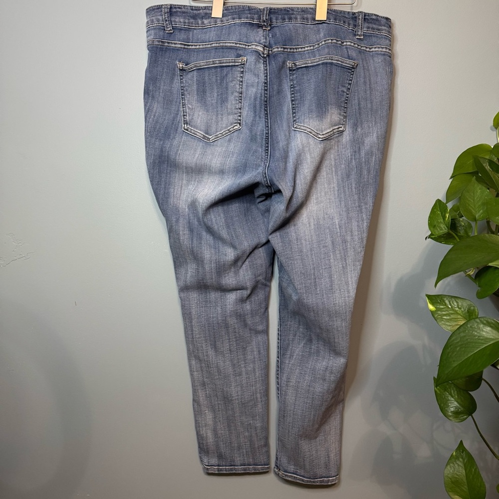 Westport Signature Fit Floral Embroidered Skinny Jeans. Women’s Size 20W - Picture 8 of 12